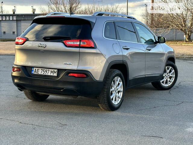 Сірий Джип Cherokee, об'ємом двигуна 2.36 л та пробігом 76 тис. км за 16500 $, фото 11 на Automoto.ua