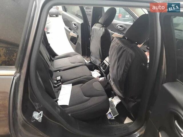 Серый Джип Чероки, объемом двигателя 2.4 л и пробегом 72 тыс. км за 11500 $, фото 4 на Automoto.ua