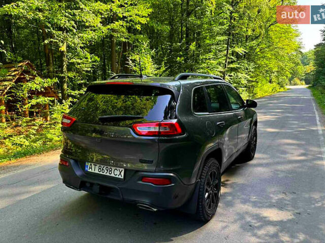 Серый Джип Чероки, объемом двигателя 3.24 л и пробегом 133 тыс. км за 15000 $, фото 6 на Automoto.ua