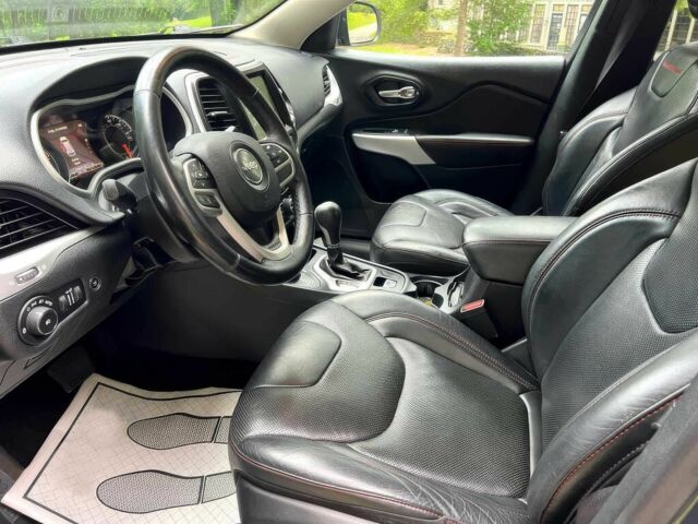 Сірий Джип Cherokee, об'ємом двигуна 3.2 л та пробігом 107 тис. км за 3500 $, фото 6 на Automoto.ua