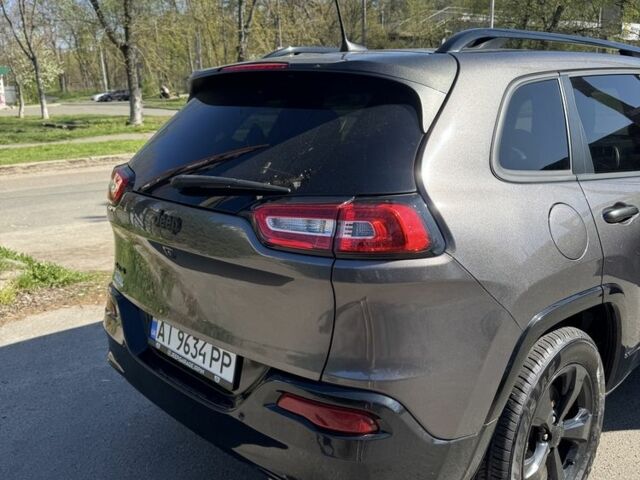 Сірий Джип Cherokee, об'ємом двигуна 3.2 л та пробігом 115 тис. км за 15400 $, фото 3 на Automoto.ua