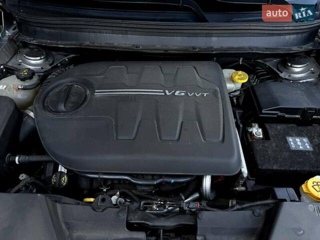 Сірий Джип Cherokee, об'ємом двигуна 3.24 л та пробігом 110 тис. км за 15800 $, фото 49 на Automoto.ua