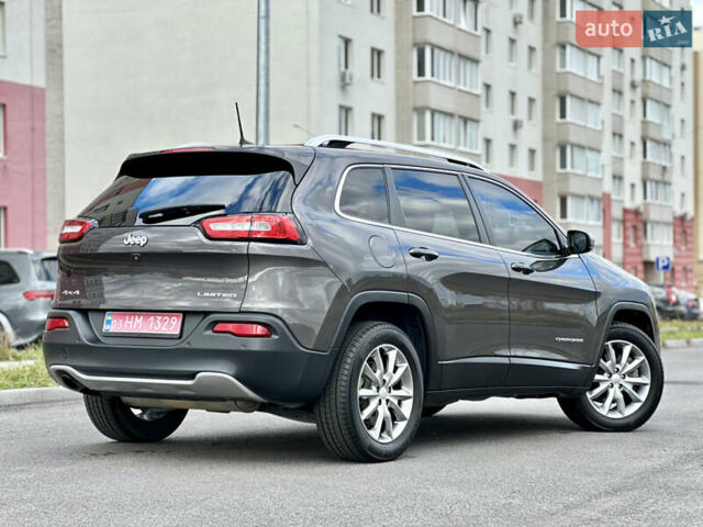 Джип Cherokee 2017 у Вінниці на Automoto.ua Сірий Джип Cherokee, об'ємом двигуна 2.4 л та пробігом 136 тис. км за 16777 $, фото 18 на Automoto.ua