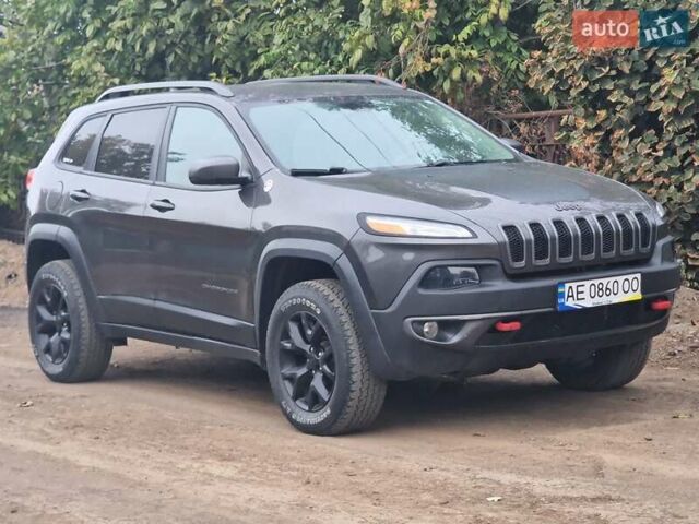 Сірий Джип Cherokee, об'ємом двигуна 2.4 л та пробігом 117 тис. км за 17000 $, фото 4 на Automoto.ua
