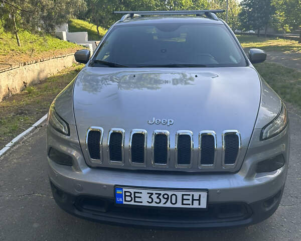 Сірий Джип Cherokee, об'ємом двигуна 2.36 л та пробігом 81 тис. км за 14900 $, фото 1 на Automoto.ua