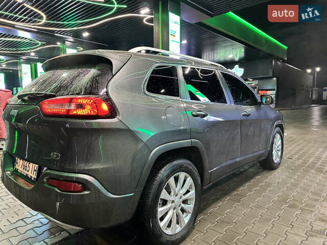 Серый Джип Чероки, объемом двигателя 3.24 л и пробегом 201 тыс. км за 16300 $, фото 38 на Automoto.ua