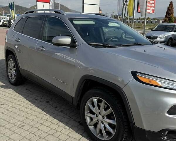 Серый Джип Чероки, объемом двигателя 2.36 л и пробегом 170 тыс. км за 15500 $, фото 13 на Automoto.ua