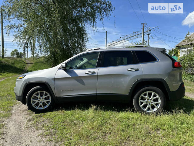 Сірий Джип Cherokee, об'ємом двигуна 2.4 л та пробігом 123 тис. км за 12950 $, фото 5 на Automoto.ua