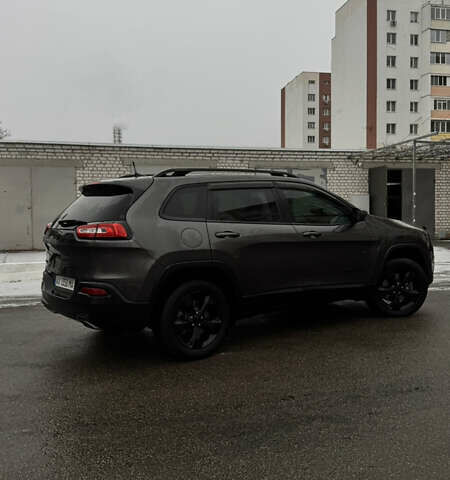 Серый Джип Чероки, объемом двигателя 3.24 л и пробегом 85 тыс. км за 16500 $, фото 11 на Automoto.ua