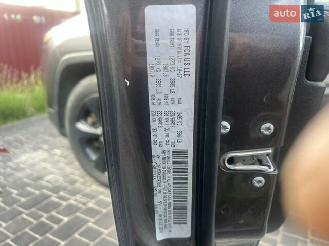 Серый Джип Чероки, объемом двигателя 2.36 л и пробегом 175 тыс. км за 16500 $, фото 16 на Automoto.ua