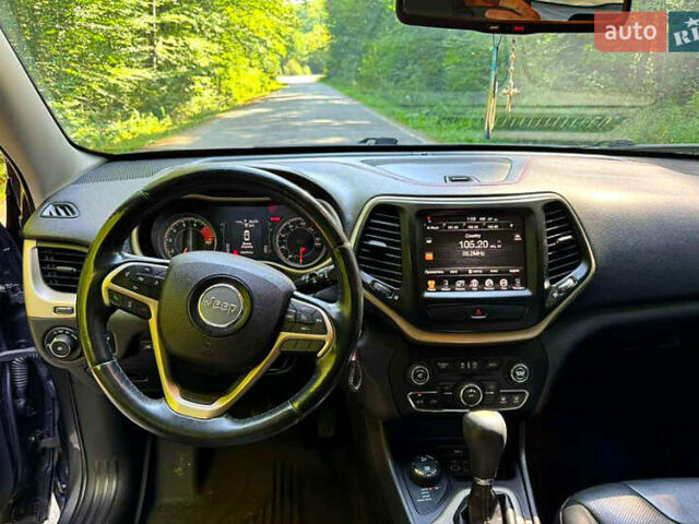 Серый Джип Чероки, объемом двигателя 3.24 л и пробегом 133 тыс. км за 15000 $, фото 7 на Automoto.ua