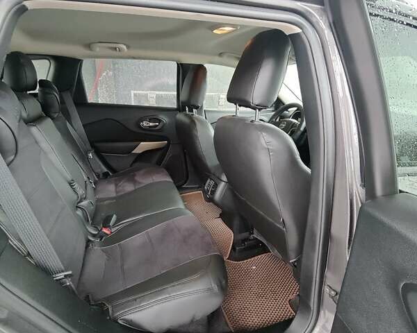 Сірий Джип Cherokee, об'ємом двигуна 2.4 л та пробігом 79 тис. км за 16900 $, фото 28 на Automoto.ua