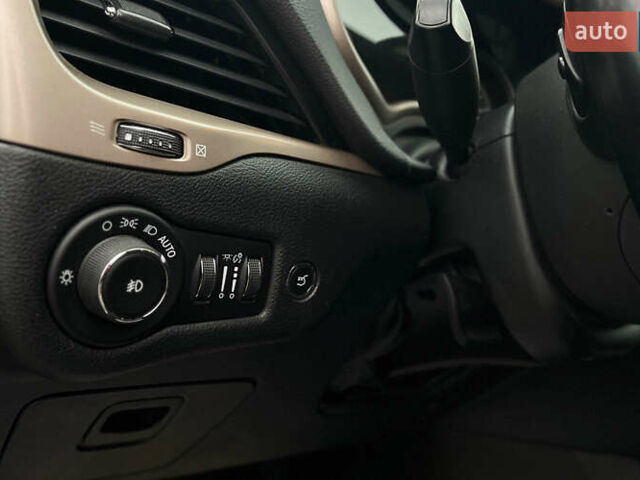 Серый Джип Чероки, объемом двигателя 2.4 л и пробегом 173 тыс. км за 16000 $, фото 15 на Automoto.ua