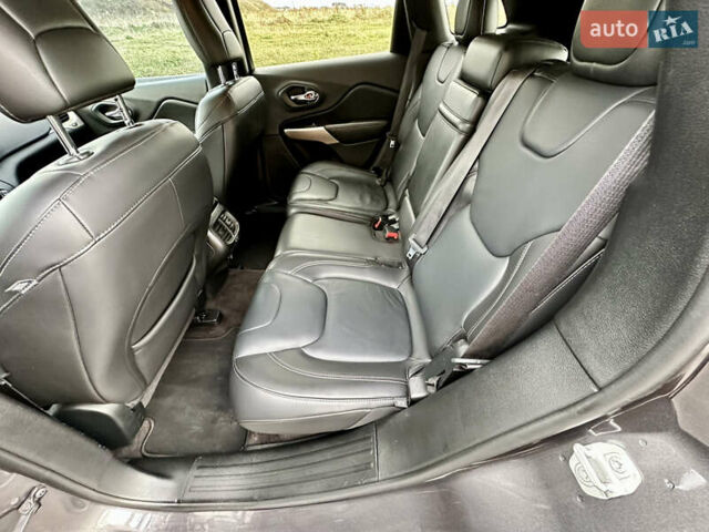 Джип Cherokee 2017 у Вінниці на Automoto.ua Сірий Джип Cherokee, об'ємом двигуна 2.4 л та пробігом 136 тис. км за 16777 $, фото 72 на Automoto.ua