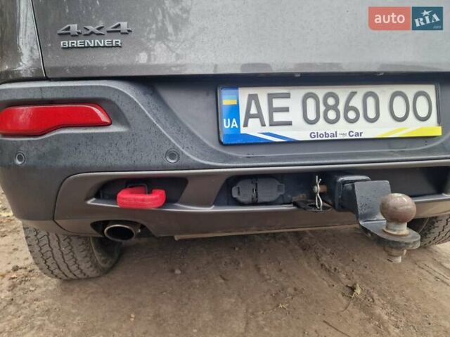 Сірий Джип Cherokee, об'ємом двигуна 2.4 л та пробігом 117 тис. км за 17000 $, фото 25 на Automoto.ua