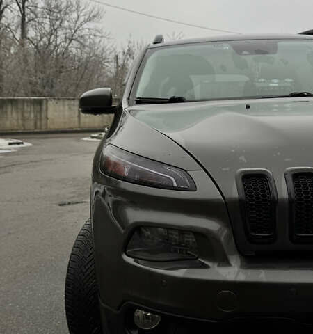 Серый Джип Чероки, объемом двигателя 3.24 л и пробегом 85 тыс. км за 16500 $, фото 13 на Automoto.ua