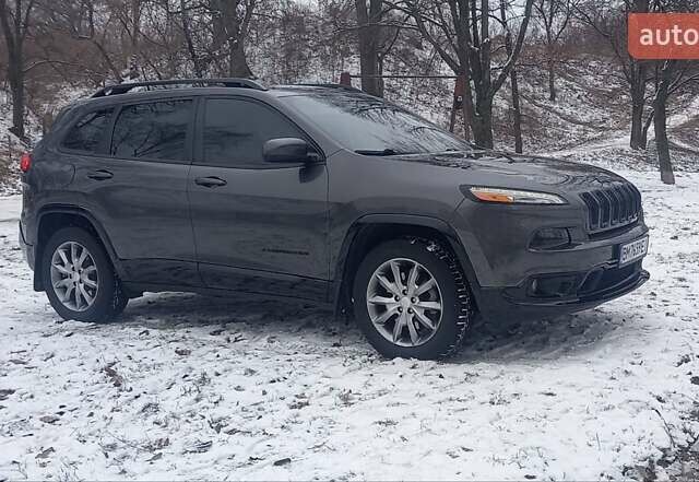 Сірий Джип Cherokee, об'ємом двигуна 2.4 л та пробігом 158 тис. км за 15900 $, фото 2 на Automoto.ua