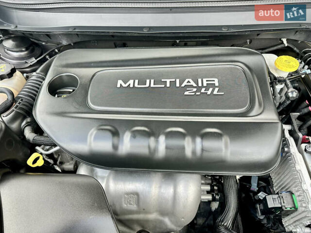 Джип Cherokee 2017 у Вінниці на Automoto.ua Сірий Джип Cherokee, об'ємом двигуна 2.4 л та пробігом 136 тис. км за 16777 $, фото 88 на Automoto.ua