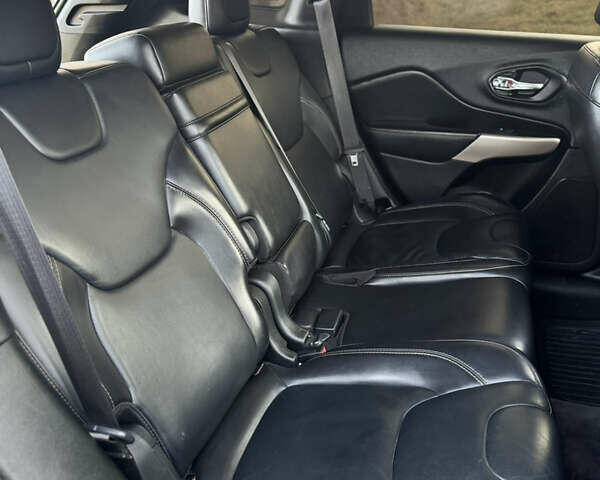 Серый Джип Чероки, объемом двигателя 3.24 л и пробегом 144 тыс. км за 17000 $, фото 20 на Automoto.ua