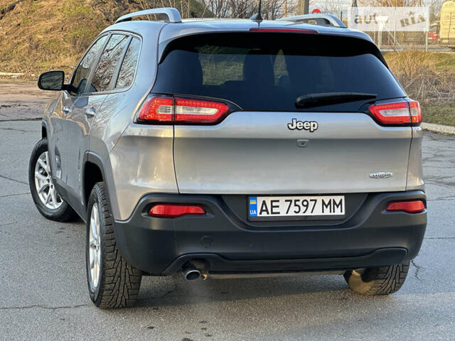 Сірий Джип Cherokee, об'ємом двигуна 2.36 л та пробігом 76 тис. км за 16500 $, фото 15 на Automoto.ua