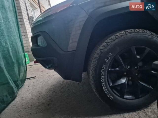 Сірий Джип Cherokee, об'ємом двигуна 2.4 л та пробігом 117 тис. км за 17000 $, фото 29 на Automoto.ua