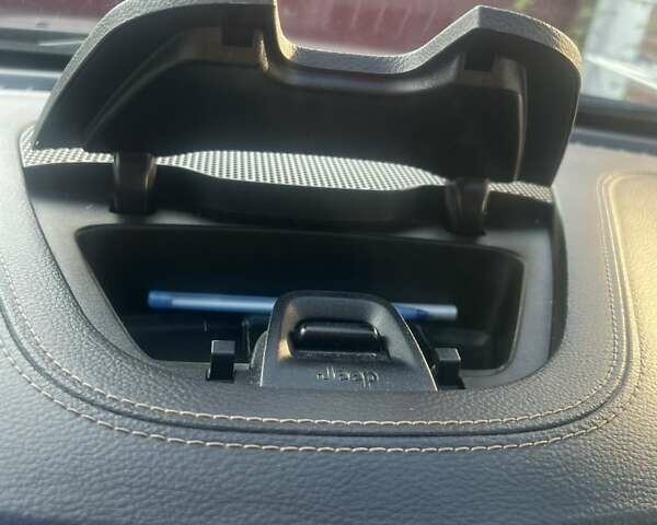 Джип Чероки 2017 в Барышевке на Automoto.ua Серый Джип Чероки, объемом двигателя 2.36 л и пробегом 175 тыс. км за 16500 $, фото 15 на Automoto.ua