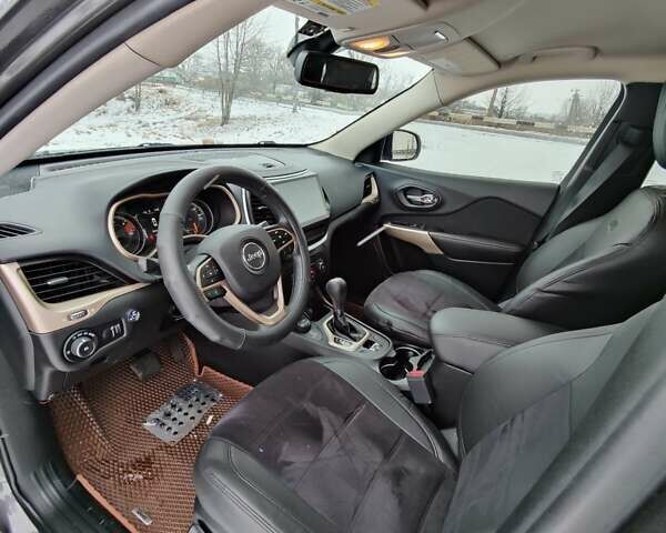 Сірий Джип Cherokee, об'ємом двигуна 2.4 л та пробігом 79 тис. км за 16900 $, фото 16 на Automoto.ua
