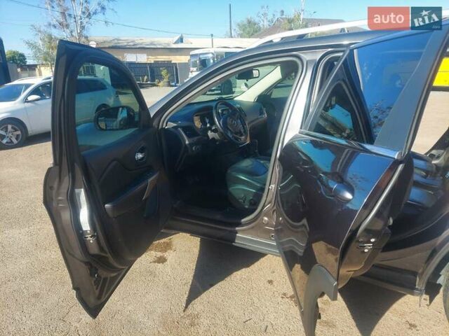 Серый Джип Чероки, объемом двигателя 2.36 л и пробегом 248 тыс. км за 14300 $, фото 10 на Automoto.ua