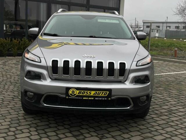 Серый Джип Чероки, объемом двигателя 2.4 л и пробегом 173 тыс. км за 16000 $, фото 1 на Automoto.ua