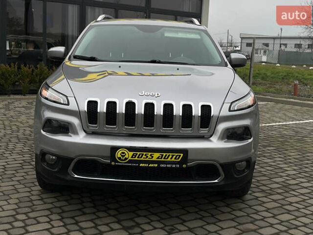 Серый Джип Чероки, объемом двигателя 2.4 л и пробегом 173 тыс. км за 16000 $, фото 1 на Automoto.ua