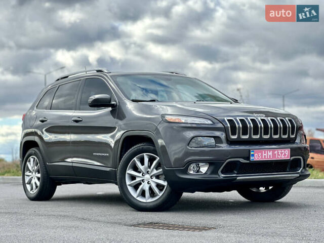 Джип Cherokee 2017 у Вінниці на Automoto.ua Сірий Джип Cherokee, об'ємом двигуна 2.4 л та пробігом 136 тис. км за 16777 $, фото 31 на Automoto.ua