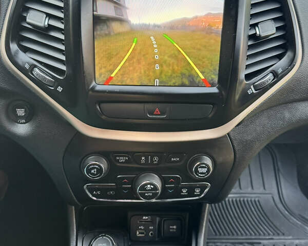 Серый Джип Чероки, объемом двигателя 3.24 л и пробегом 144 тыс. км за 17000 $, фото 35 на Automoto.ua