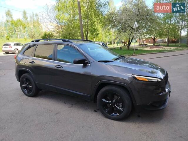 Сірий Джип Cherokee, об'ємом двигуна 2.36 л та пробігом 155 тис. км за 12992 $, фото 36 на Automoto.ua
