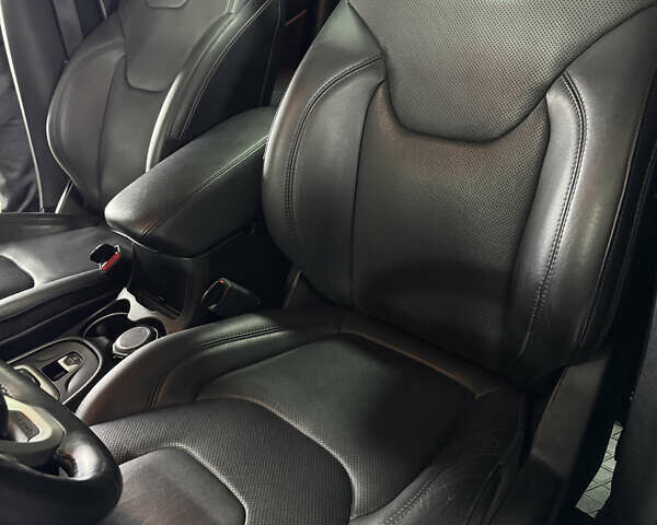 Серый Джип Чероки, объемом двигателя 3.24 л и пробегом 201 тыс. км за 16300 $, фото 129 на Automoto.ua