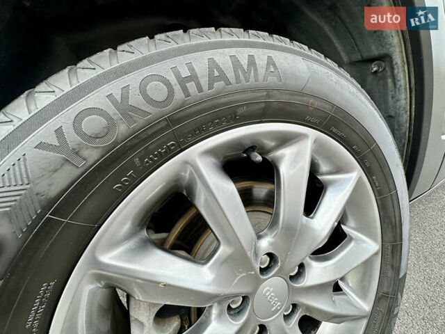 Джип Cherokee 2017 у Вінниці на Automoto.ua Сірий Джип Cherokee, об'ємом двигуна 2.4 л та пробігом 136 тис. км за 16777 $, фото 78 на Automoto.ua
