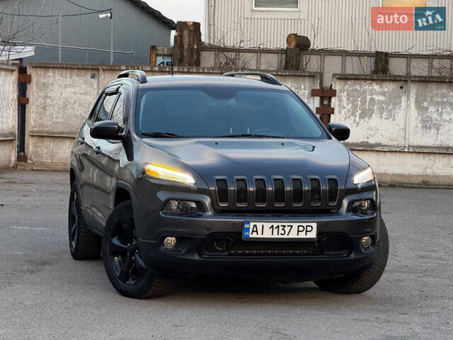 Сірий Джип Cherokee, об'ємом двигуна 3.2 л та пробігом 109 тис. км за 15700 $, фото 3 на Automoto.ua