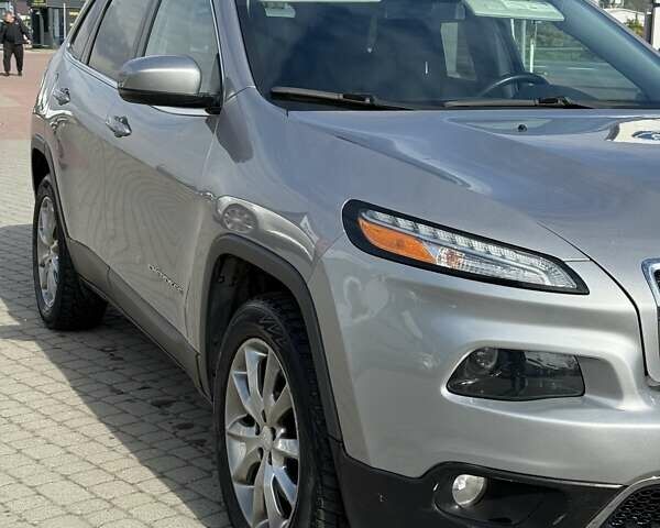 Серый Джип Чероки, объемом двигателя 2.36 л и пробегом 170 тыс. км за 15500 $, фото 8 на Automoto.ua