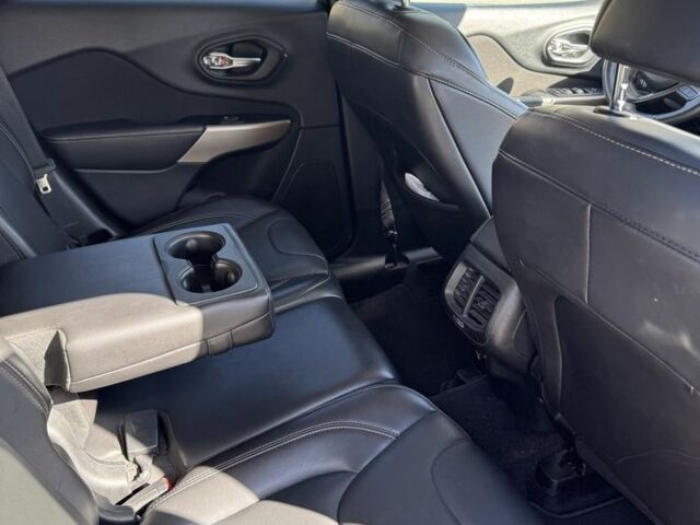 Серый Джип Чероки, объемом двигателя 3.2 л и пробегом 115 тыс. км за 15400 $, фото 13 на Automoto.ua