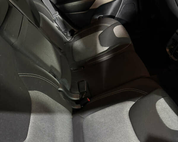 Серый Джип Чероки, объемом двигателя 2.36 л и пробегом 148 тыс. км за 11800 $, фото 12 на Automoto.ua