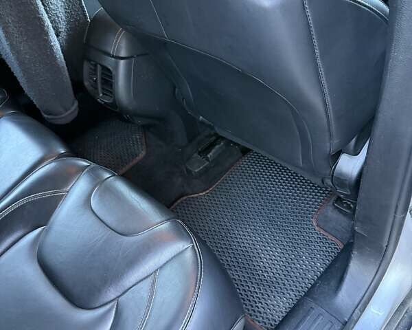 Серый Джип Чероки, объемом двигателя 2.36 л и пробегом 170 тыс. км за 15500 $, фото 4 на Automoto.ua