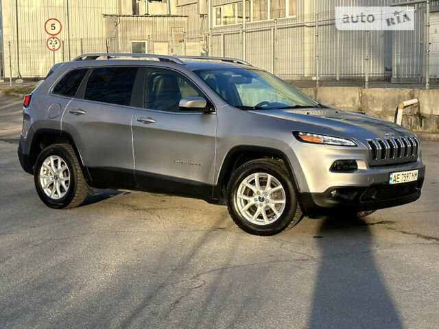 Сірий Джип Cherokee, об'ємом двигуна 2.36 л та пробігом 76 тис. км за 16500 $, фото 6 на Automoto.ua