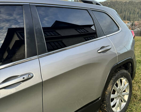 Серый Джип Чероки, объемом двигателя 3.24 л и пробегом 144 тыс. км за 17000 $, фото 13 на Automoto.ua