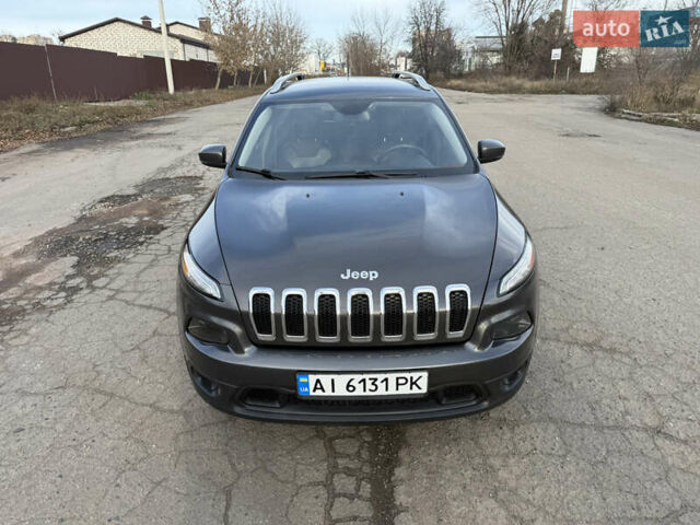 Серый Джип Чероки, объемом двигателя 2.36 л и пробегом 202 тыс. км за 12400 $, фото 5 на Automoto.ua