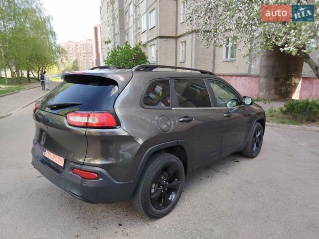 Сірий Джип Cherokee, об'ємом двигуна 2.36 л та пробігом 155 тис. км за 12992 $, фото 34 на Automoto.ua