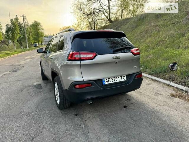 Сірий Джип Cherokee, об'ємом двигуна 2.36 л та пробігом 92 тис. км за 13800 $, фото 29 на Automoto.ua