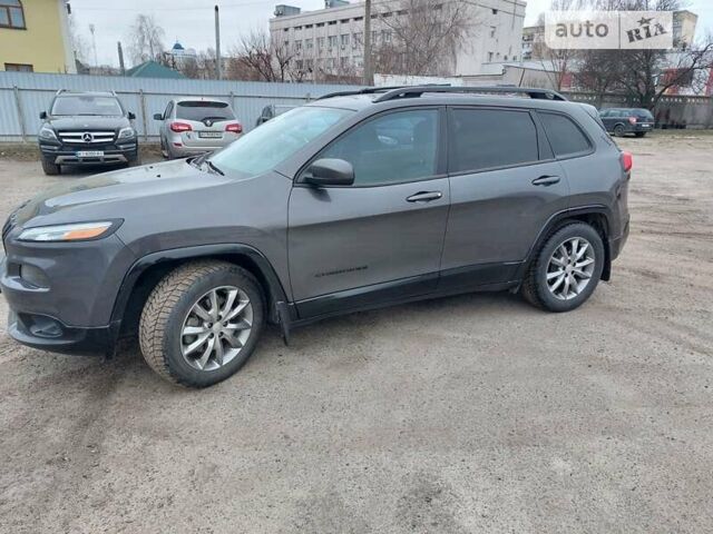 Сірий Джип Cherokee, об'ємом двигуна 2.36 л та пробігом 160 тис. км за 16000 $, фото 14 на Automoto.ua