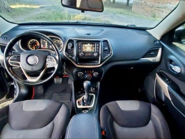 Серый Джип Чероки, объемом двигателя 2.4 л и пробегом 215 тыс. км за 13900 $, фото 13 на Automoto.ua