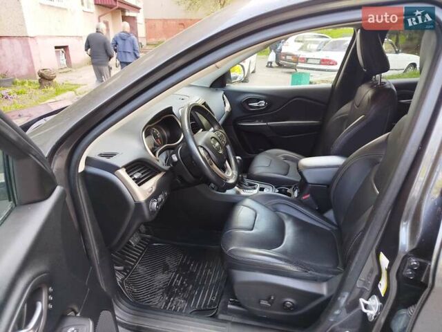 Сірий Джип Cherokee, об'ємом двигуна 2.36 л та пробігом 155 тис. км за 12992 $, фото 14 на Automoto.ua