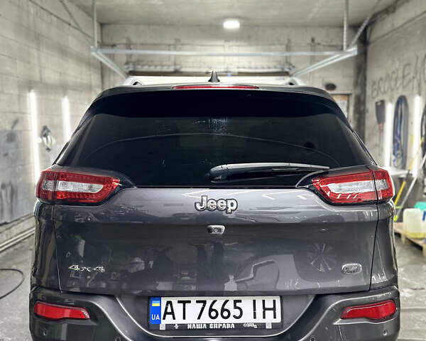 Серый Джип Чероки, объемом двигателя 3.24 л и пробегом 201 тыс. км за 16300 $, фото 102 на Automoto.ua