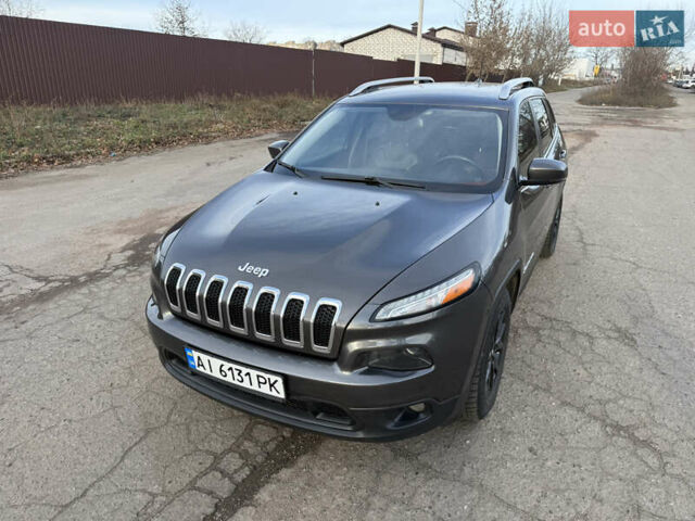 Серый Джип Чероки, объемом двигателя 2.36 л и пробегом 202 тыс. км за 12400 $, фото 4 на Automoto.ua